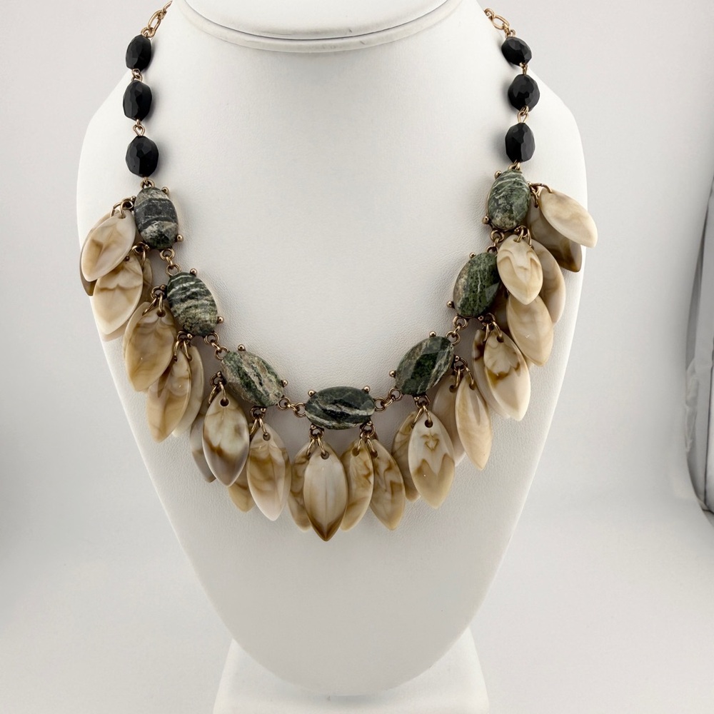 Southwestern Style Multi-Color Leaf Necklace Natural Serpentine Stone